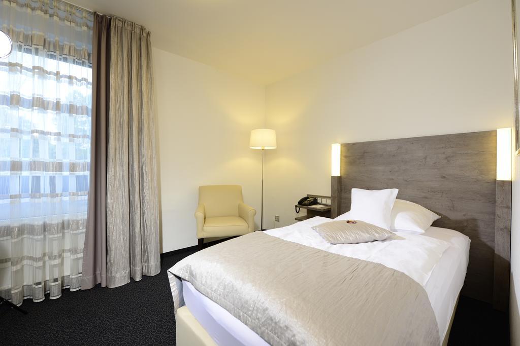Hotel Spiegel Koln Bagian luar foto