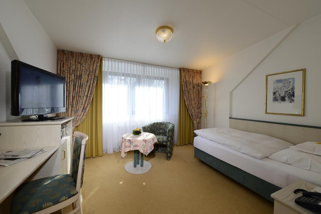 Hotel Spiegel Koln Bagian luar foto