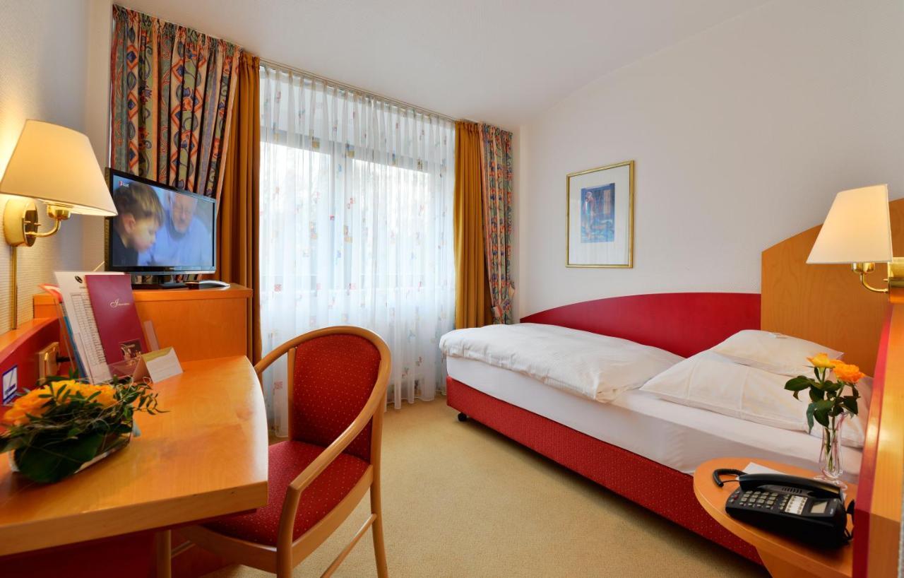 Hotel Spiegel Koln Bagian luar foto