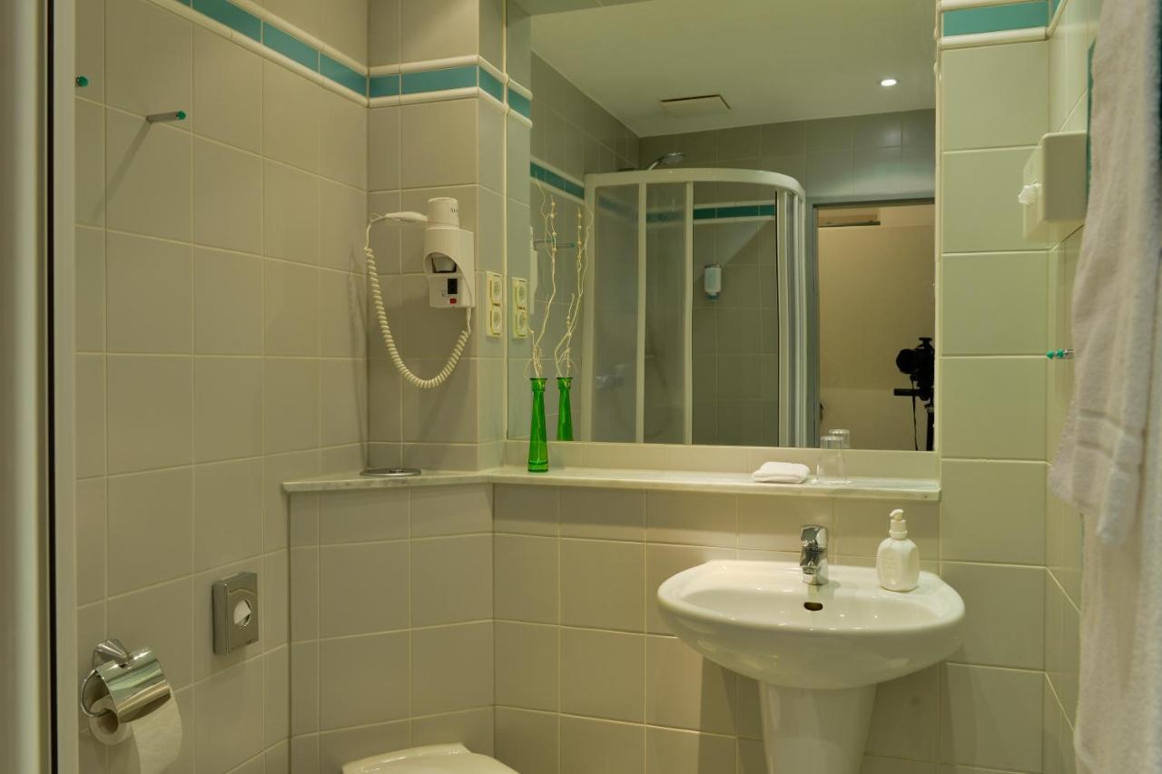 Hotel Spiegel Koln Bagian luar foto